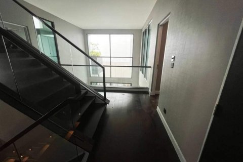 Chalet de 4 dormitorios en Bangkok, Tailandia № 133784 - foto 7
