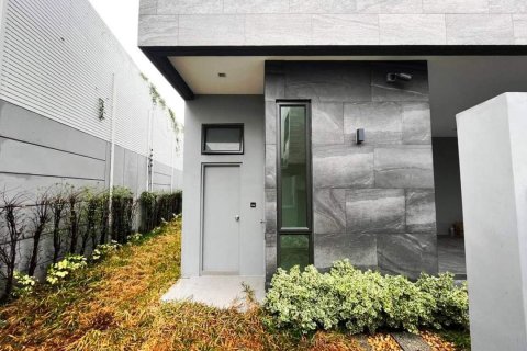 Chalet de 4 dormitorios en Bangkok, Tailandia № 133784 - foto 21