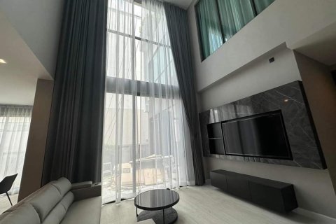 Chalet de 4 dormitorios en Bangkok, Tailandia № 133784 - foto 2
