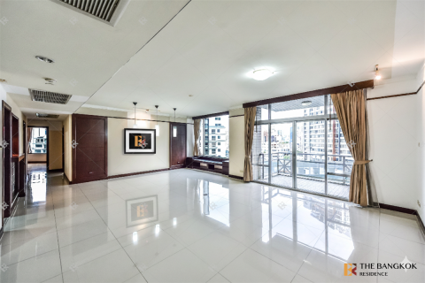 Condo in Bangkok, Thailand, 3 bedrooms  № 186614
