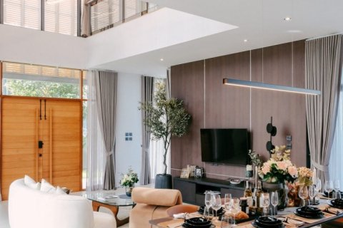 Casa de 4 dormitorios en Pattaya, Tailandia № 163920 - foto 6
