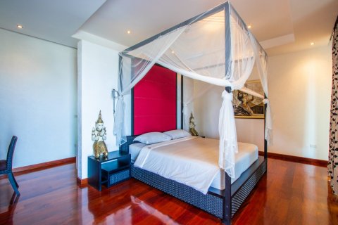 Casa de 7 dormitorios en Pattaya, Tailandia № 163919 - foto 30