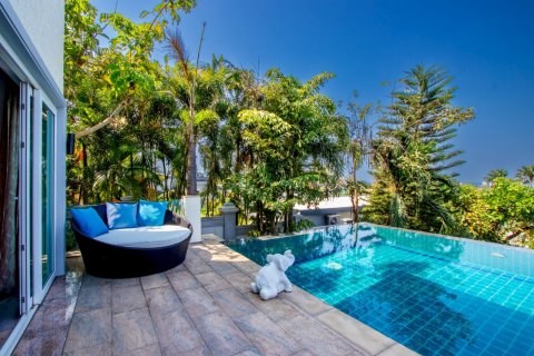 Casa de 7 dormitorios en Pattaya, Tailandia № 163919 - foto 13