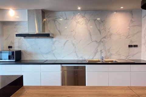 Condominio de 3 dormitorios en Watthana, Bangkok, Tailandia № 47960 - foto 12