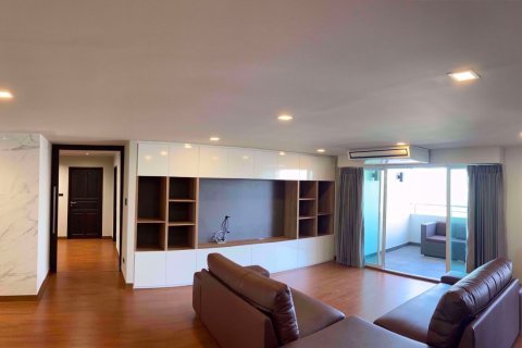 Condominio de 3 dormitorios en Watthana, Bangkok, Tailandia № 47960 - foto 2