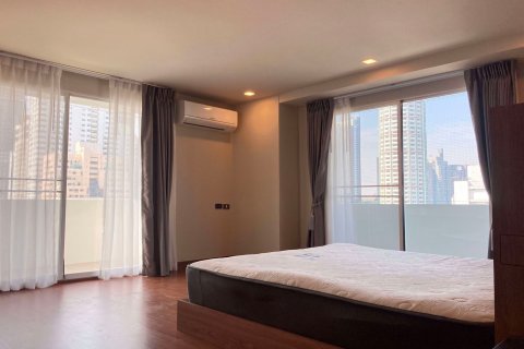 Condominio de 3 dormitorios en Watthana, Bangkok, Tailandia № 47960 - foto 15