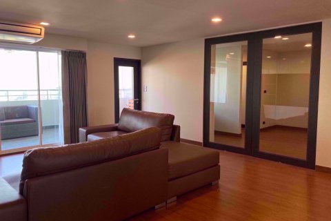 Condominio de 3 dormitorios en Watthana, Bangkok, Tailandia № 47960 - foto 6