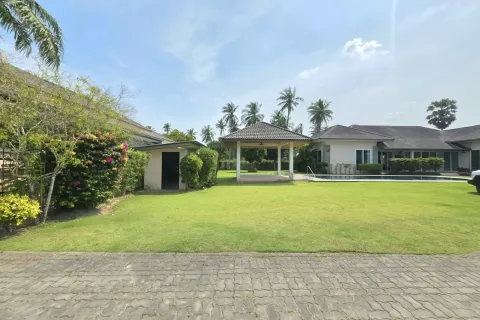 Villa in Pattaya, Thailand 3 bedrooms № 198748 - photo 30