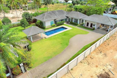 Villa in Pattaya, Thailand 3 bedrooms № 198748 - photo 3