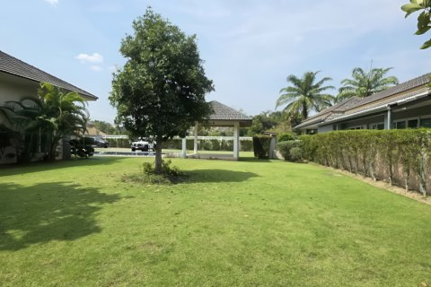 Villa in Pattaya, Thailand 3 bedrooms № 198748 - photo 8