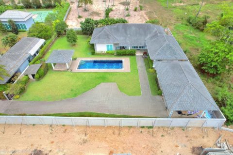 Villa in Pattaya, Thailand 3 bedrooms № 198748 - photo 4