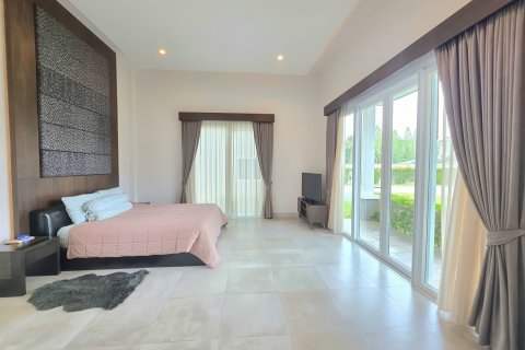 Villa in Pattaya, Thailand 3 bedrooms № 198748 - photo 21