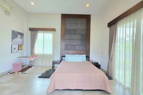 Villa in Pattaya, Thailand 3 bedrooms № 198748 - photo 20