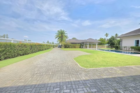 Villa in Pattaya, Thailand 3 bedrooms № 198748 - photo 10