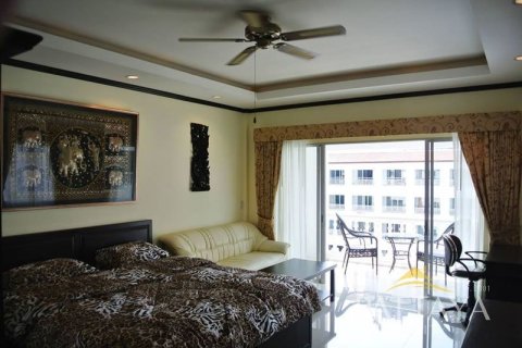 Condominio de 1 dormitorio en Jomtien Beach, Pattaya, Tailandia № 204218 - foto 2