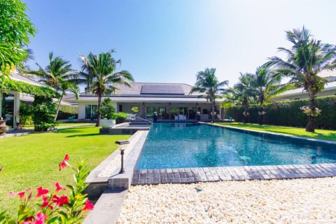 Chalet de 7 dormitorios en Cha-am, Tailandia № 153955 - foto 5