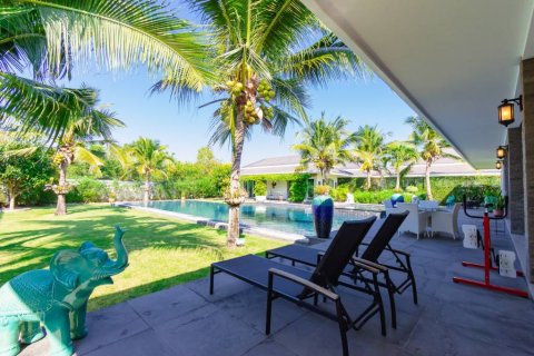 Chalet de 7 dormitorios en Cha-am, Tailandia № 153955 - foto 7