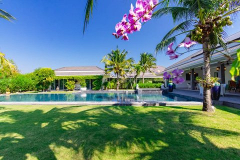 Chalet de 7 dormitorios en Cha-am, Tailandia № 153955 - foto 8