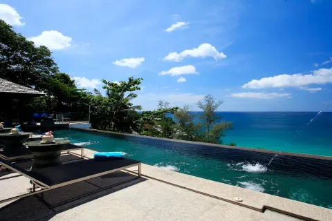 Chalet de 11 dormitorios en Bang Tao, Tailandia № 190568 - foto 3