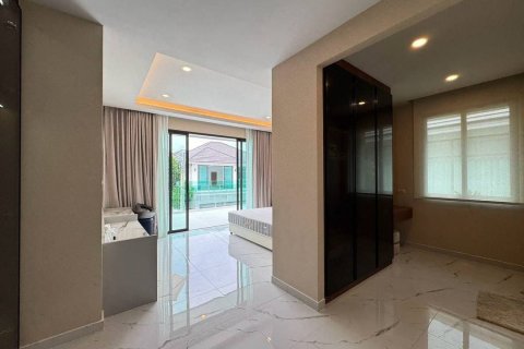 Villa in Pattaya, Thailand 5 Schlafzimmer № 233115 - Foto 16