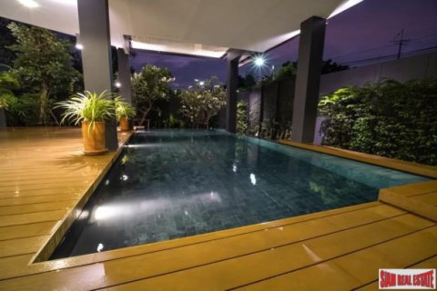 Casa de 4 dormitorios en Bangkok, Tailandia № 193868 - foto 4