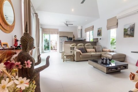 Chalet de 3 dormitorios en Hua Hin, Tailandia № 168619 - foto 18