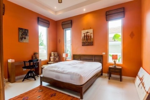 Chalet de 3 dormitorios en Hua Hin, Tailandia № 168619 - foto 20