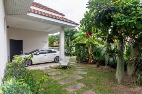 Chalet de 3 dormitorios en Hua Hin, Tailandia № 168619 - foto 17