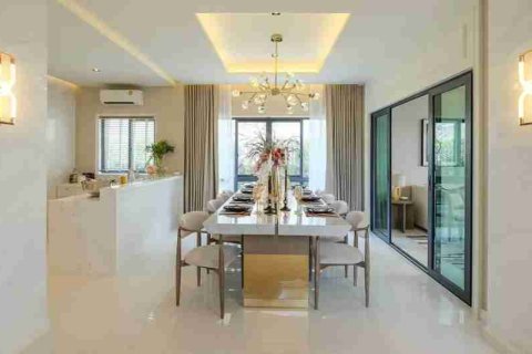 Haus in Bangkok, Thailand 5 Schlafzimmer № 184049 - Foto 12