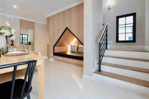 Casa de 4 dormitorios en Bangkok, Tailandia № 184048 - foto 15