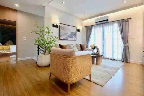 Casa de 4 dormitorios en Bangkok, Tailandia № 184048 - foto 16