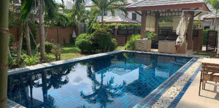 Casa de 3 dormitorios en Pattaya, Tailandia № 203206
