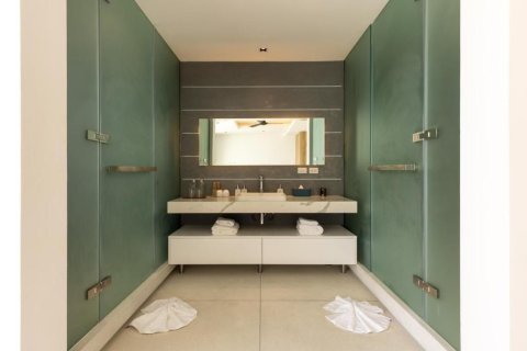 Chalet de 5 dormitorios en Ko Samui, Tailandia № 167941 - foto 24