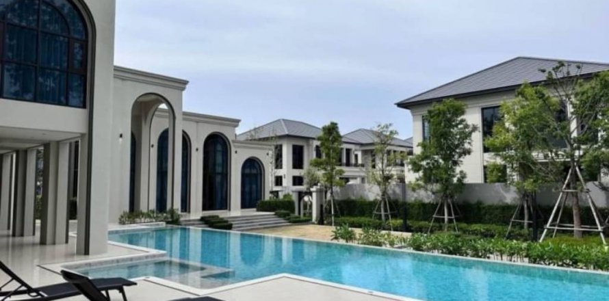 Chalet de 4 dormitorios en Pattaya, Tailandia № 114182