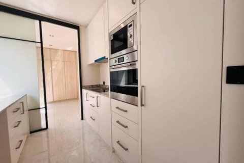 Chalet de 4 dormitorios en Pattaya, Tailandia № 114182 - foto 8