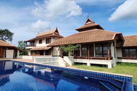 Casa de 5 dormitorios en Chiang Mai, Tailandia № 160117