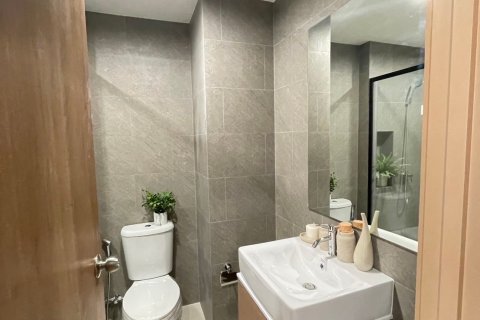 Condominio de 1 dormitorio en Bangkok, Tailandia № 203589 - foto 4