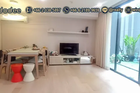 Condo in Watthana, Bangkok, Thailand, 3 bedrooms № 200865