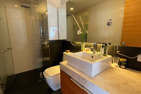 Condominio de 1 dormitorio en Watthana, Bangkok, Tailandia № 200867 - foto 2