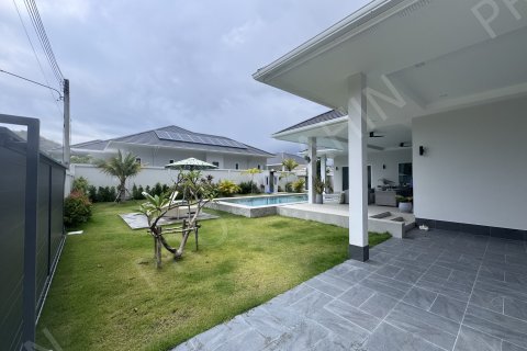 Chalet de 3 dormitorios en Hua Hin, Tailandia № 194770 - foto 2