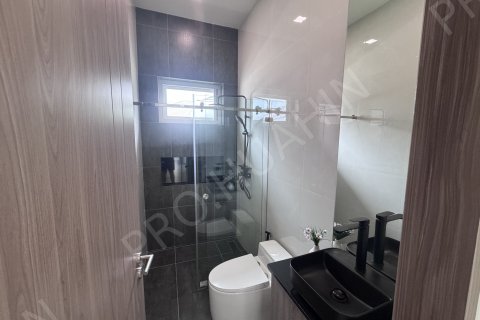 Chalet de 3 dormitorios en Hua Hin, Tailandia № 194770 - foto 11