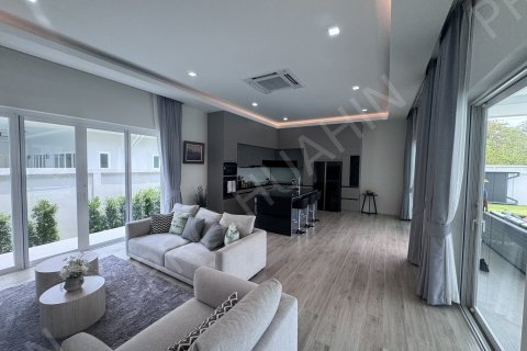Chalet de 3 dormitorios en Hua Hin, Tailandia № 194770 - foto 9