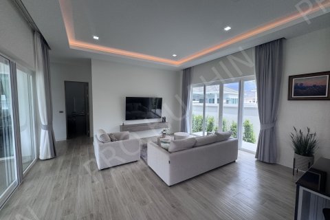Chalet de 3 dormitorios en Hua Hin, Tailandia № 194770 - foto 7