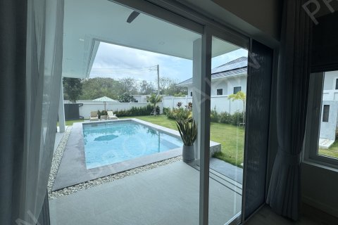 Chalet de 3 dormitorios en Hua Hin, Tailandia № 194769 - foto 19