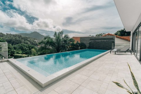 Chalet de 5 dormitorios en Kamala, Tailandia № 166281 - foto 24