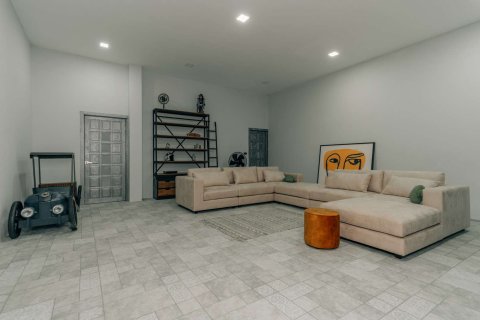 Chalet de 5 dormitorios en Kamala, Tailandia № 166281 - foto 11