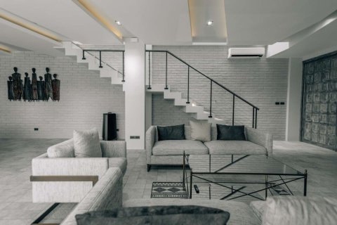 Chalet de 5 dormitorios en Kamala, Tailandia № 166281 - foto 16