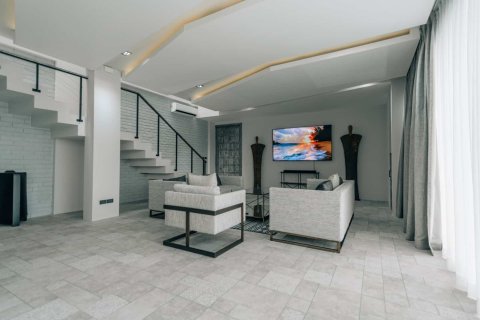 Chalet de 5 dormitorios en Kamala, Tailandia № 166281 - foto 17