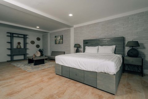 Chalet de 5 dormitorios en Kamala, Tailandia № 166281 - foto 6