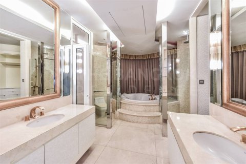 Condominio de 3 dormitorios en Bangkok, Tailandia № 201991 - foto 7